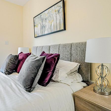 Kings Quarter - Four Bed Apartment - #0202 Maidenhead Bagian luar foto