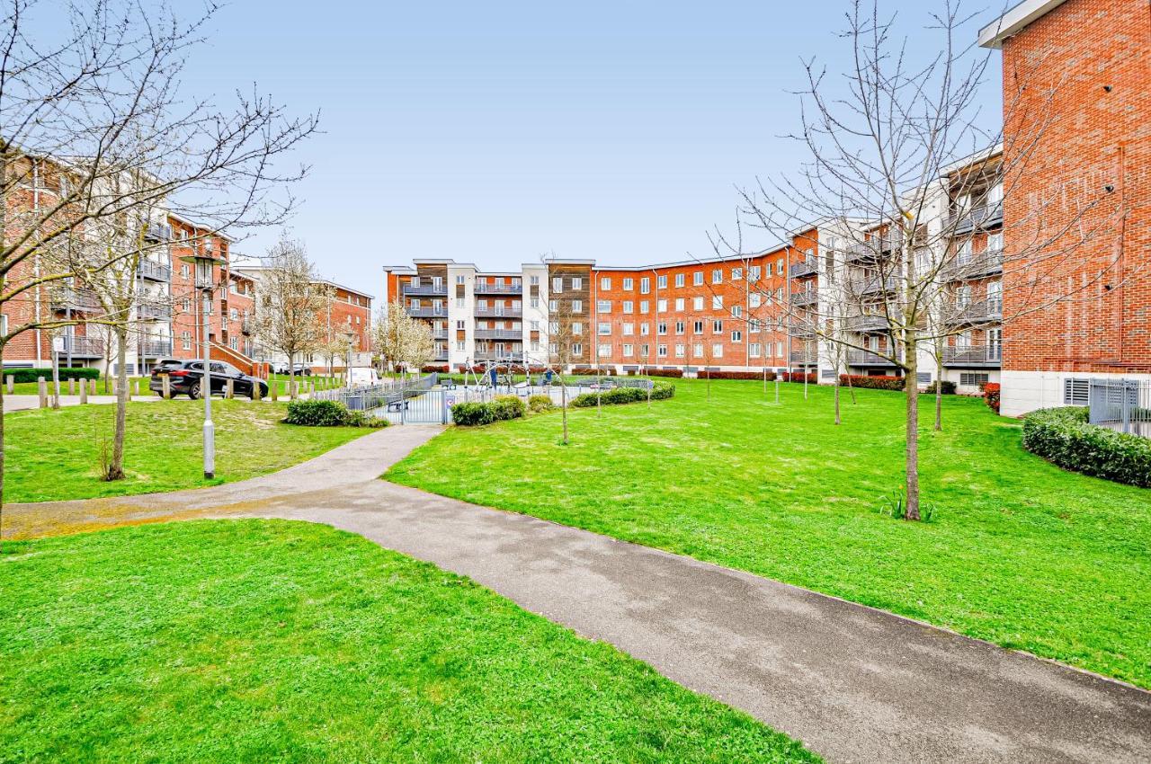 Kings Quarter - Four Bed Apartment - #0202 Maidenhead Bagian luar foto